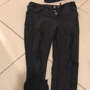 Distressed skinny jeans